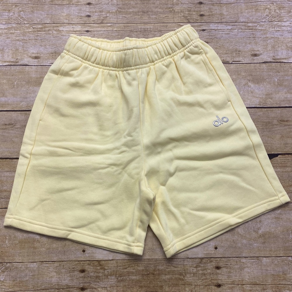 NWOT Alo Accolade Sweat Short Buttercup - Picture 4 of 4